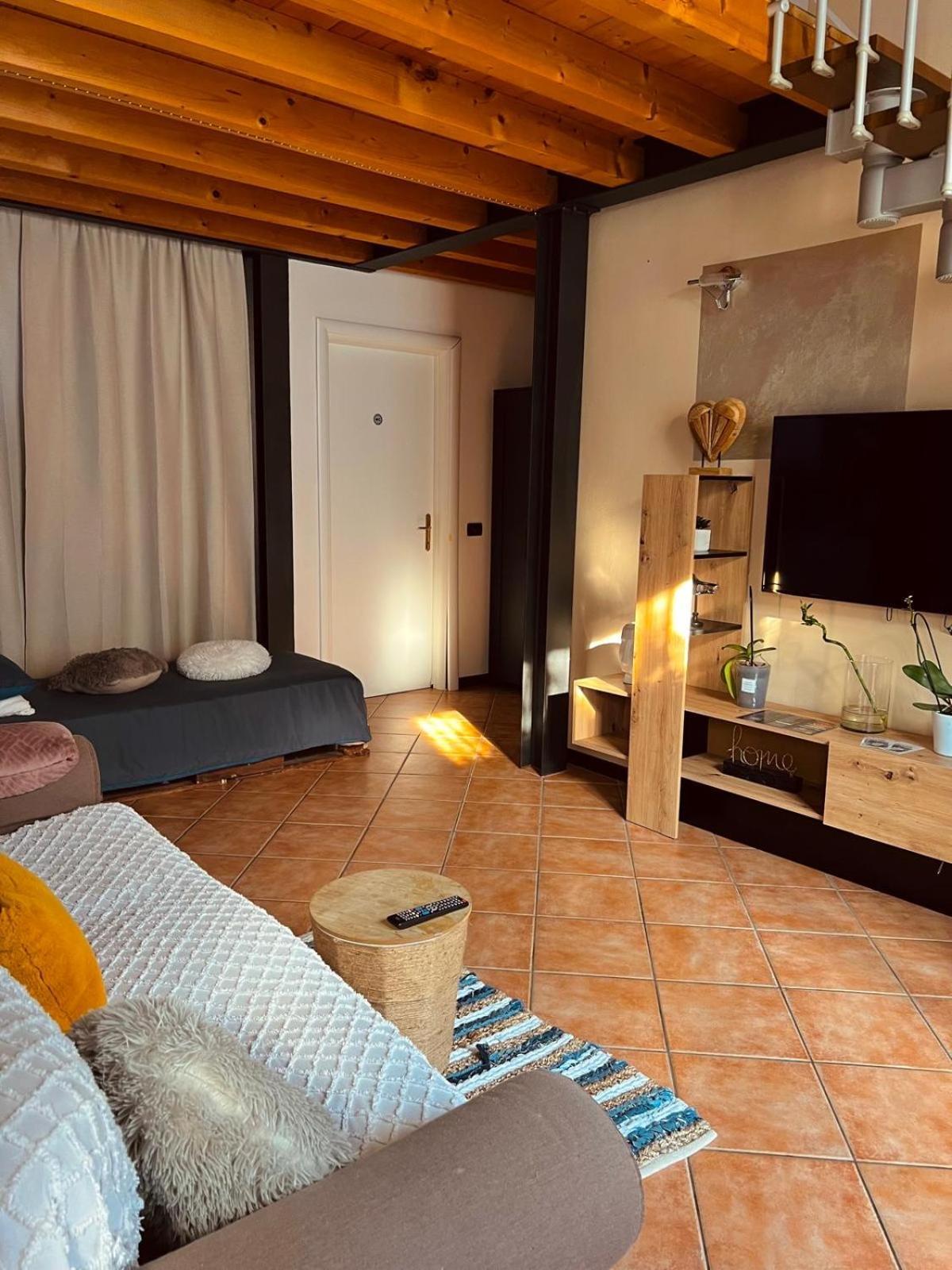 Appartamento Loft Dei Lupi 260M Dal Duomo Freeparking Cremona Esterno foto